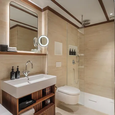 Grand Ter Duin מלון 5*